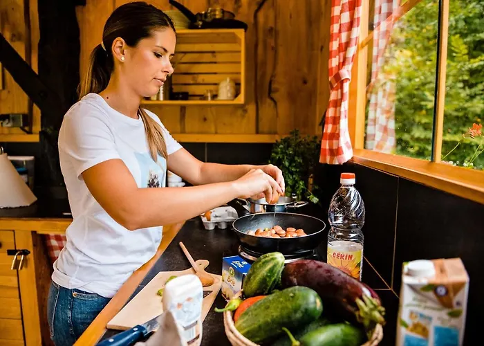 Glamping Forest Edge