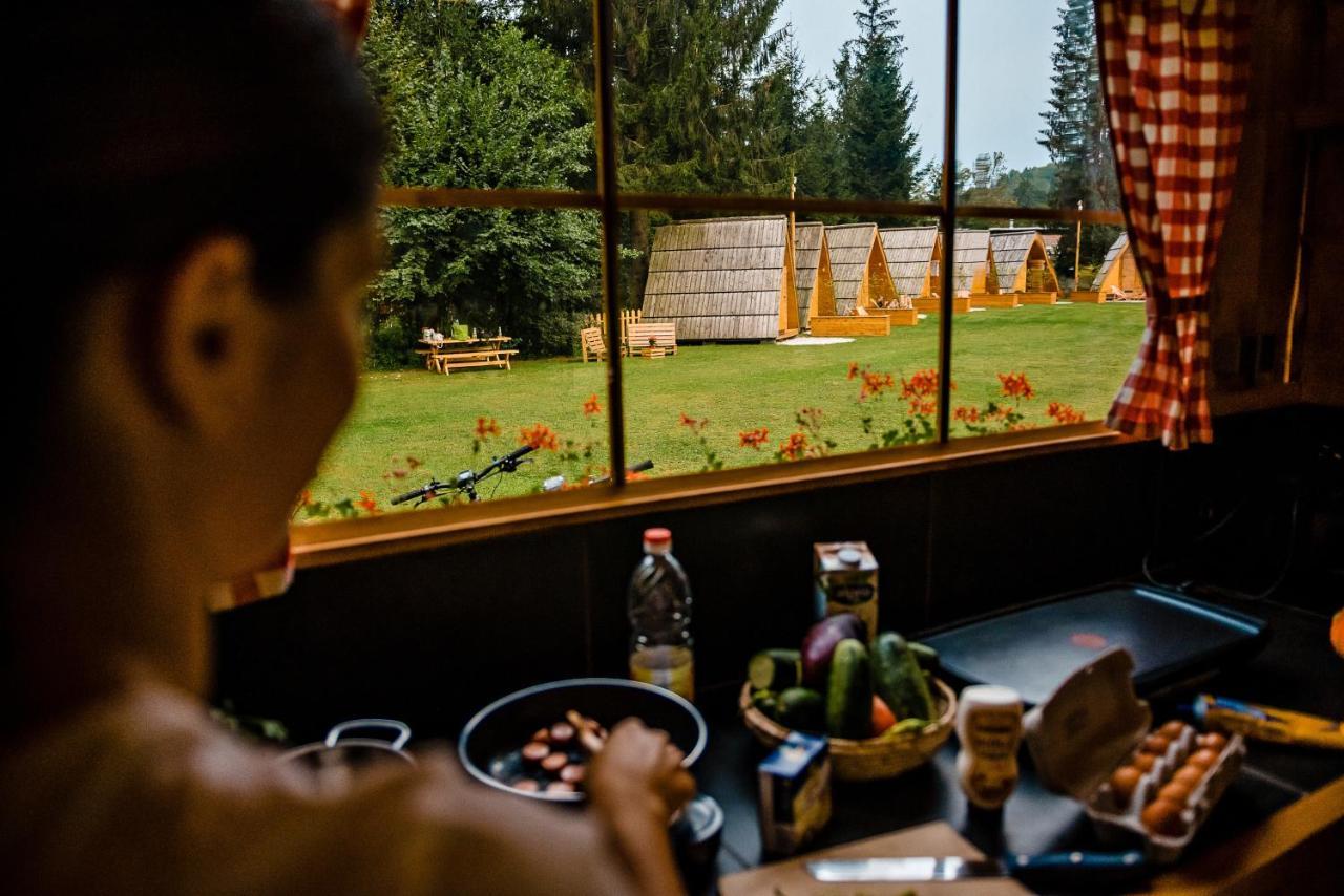 Glamping Forest Edge Luxury tent